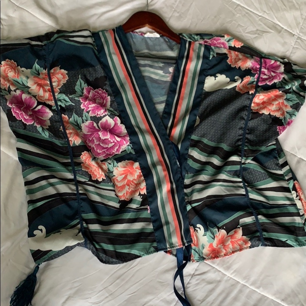 ⚡️ Colorful Kimono Wrap Top